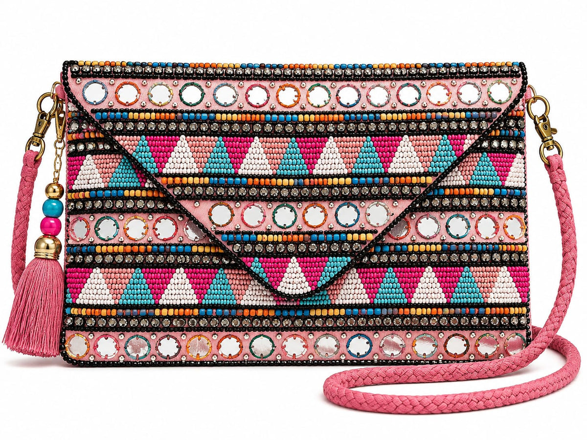 Pochette enveloppe brodée à miroirs
