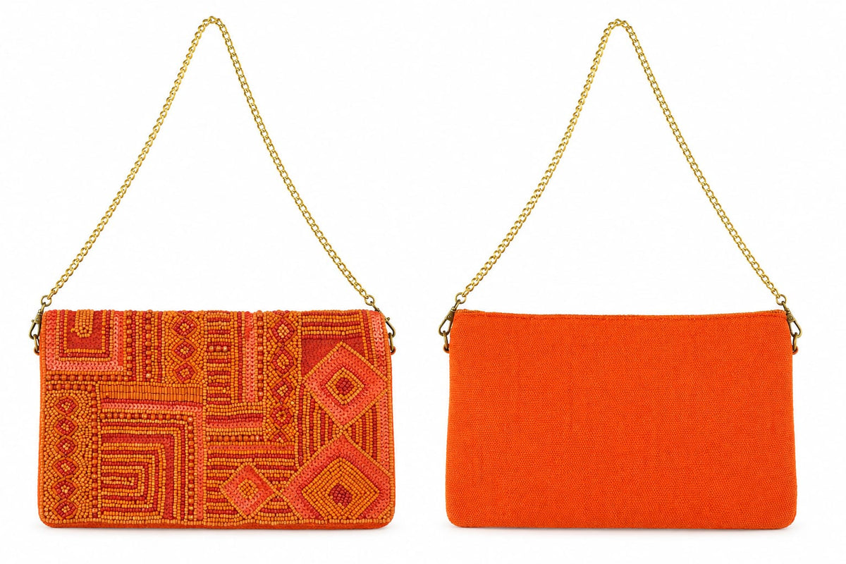 Bolsa Bordada com Contas e Corrente